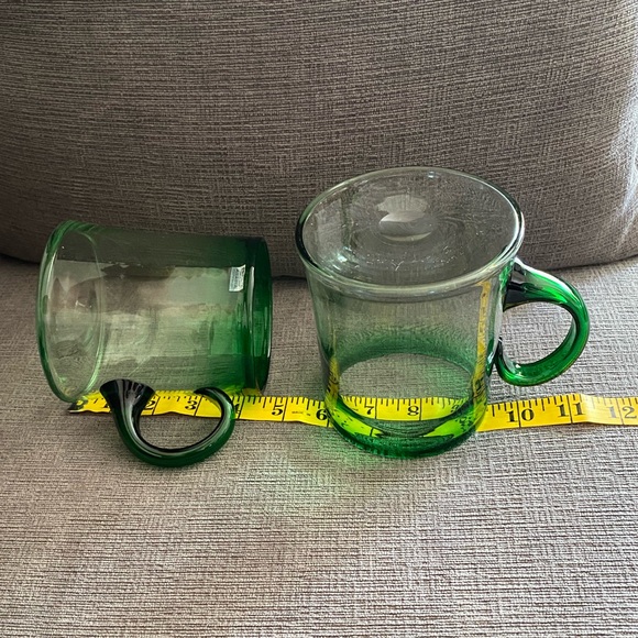 Vintage Pair of Arabia Wartsila Finland Large Green Ombré Glass Mugs - Picture 10 of 10